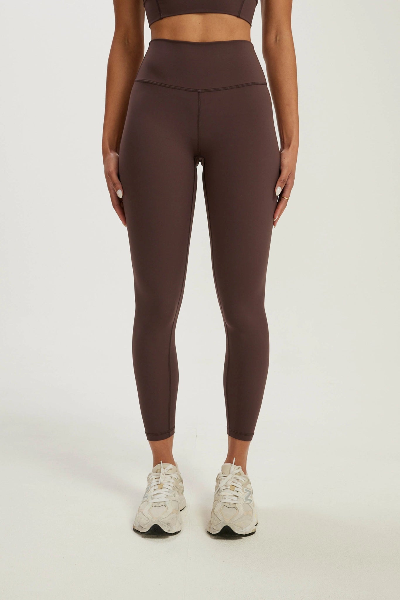Women's High - Waisted Tight Trousers with Side Slits in Beige for a Trendy LookFenixLite 7/8 Legging Women's High - Waisted Tight Trousers with Side Slits in Beige for a Trendy LookFenixLite 7/8 Legging