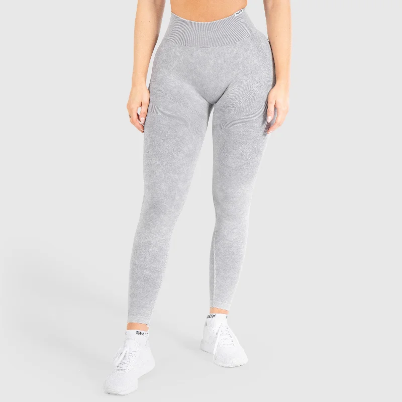 Plus Size Women's Embroidered Tight Trousers in White for a Feminine and Elegant StyleLeggings Batik Acid Scrunch Plus Size Women's Embroidered Tight Trousers in White for a Feminine and Elegant StyleLeggings Batik Acid Scrunch