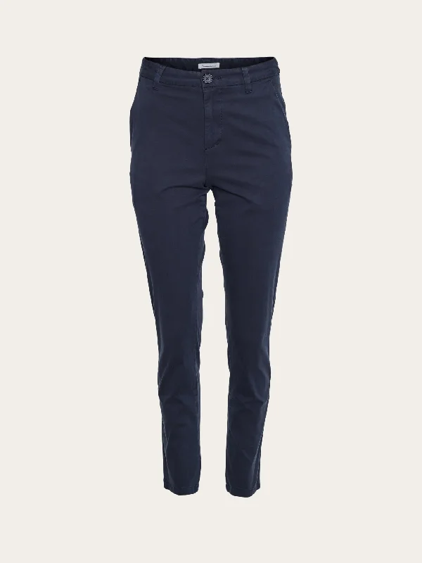 Bootcut Style Women's Stretch Denim Jeans in Dark WashWILLOW regular cropped poplin chino - Total Eclipse Bootcut Style Women's Stretch Denim Jeans in Dark WashWILLOW regular cropped poplin chino - Total Eclipse