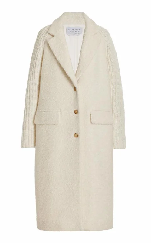 Long women's mac coats in a lightweight fabric for spring showersCharles Coat in Ivory Cashmere Boucle Long women's mac coats in a lightweight fabric for spring showersCharles Coat in Ivory Cashmere Boucle