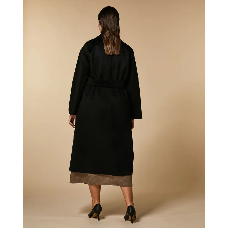 Women's cropped leather coats with silver studs for an edgy lookTEMA