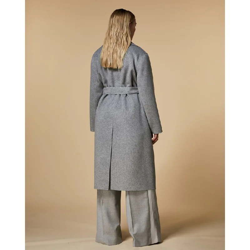 Women's cropped leather coats with silver studs for an edgy lookTERRA