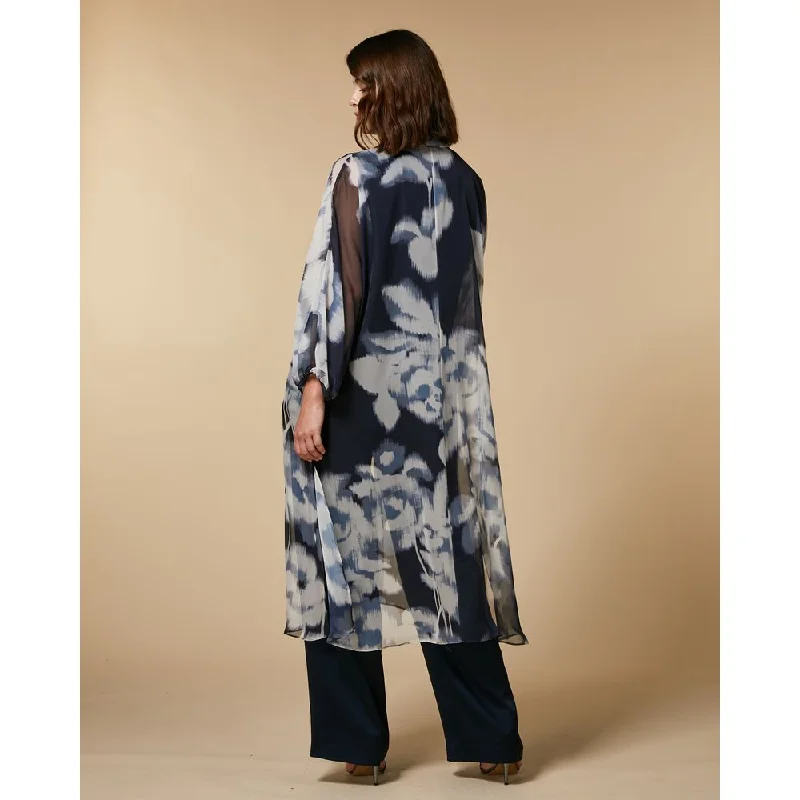 Oversized women's wool coats in a monochromatic look for a trendy outfitTIMER