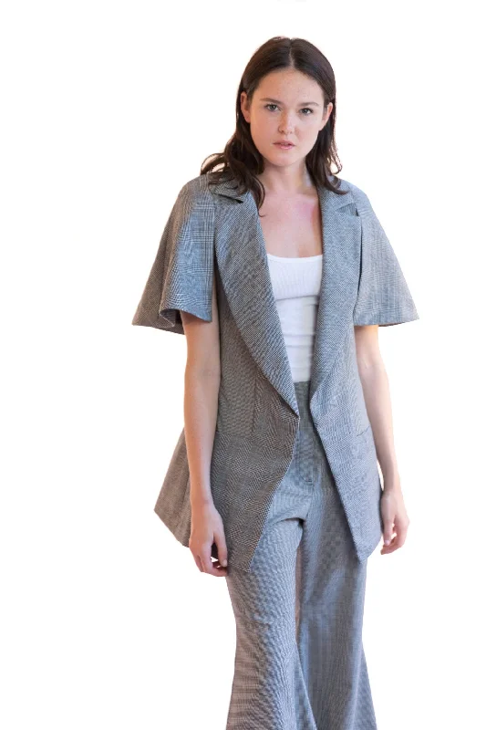 Women's long - sleeve wool coats in a houndstooth pattern for a classic charmTrend Patterns TPC13 Cape Sleeve Jacket Women's long - sleeve wool coats in a houndstooth pattern for a classic charmTrend Patterns TPC13 Cape Sleeve Jacket