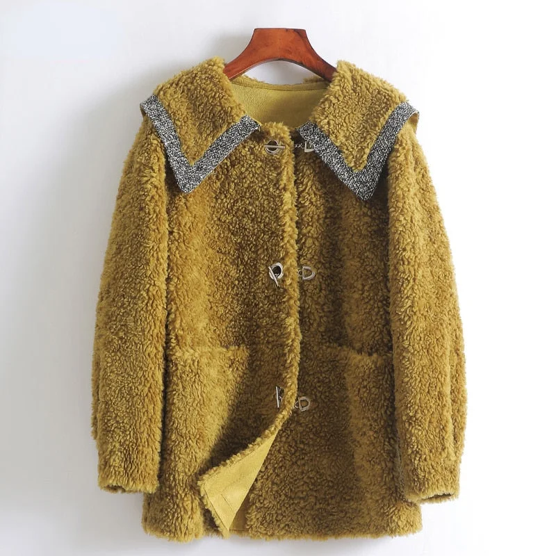 Women's reversible down coats with two - tone designs for versatile stylingWomen's Korean Fashion Real Wool Fur Long Sleeve Horn Button Jacket Women's reversible down coats with two - tone designs for versatile stylingWomen's Korean Fashion Real Wool Fur Long Sleeve Horn Button Jacket