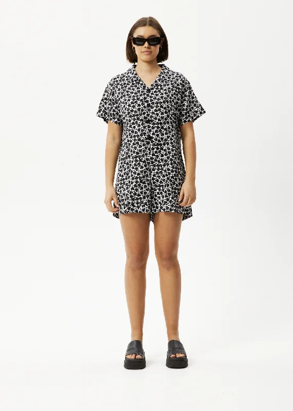 Women jumpsuits with gathered pants for a voluminous and elegant lookAFENDS Womens Madeline Kokomo - Playsuit - Black Floral Women jumpsuits with gathered pants for a voluminous and elegant lookAFENDS Womens Madeline Kokomo - Playsuit - Black Floral