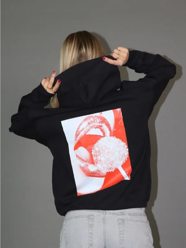 Women's cropped sweatshirt with a slogan graphic for a fun and expressive lookORANGE LOLLIPOP HOODIE (rygprint) - SORT Women's cropped sweatshirt with a slogan graphic for a fun and expressive lookORANGE LOLLIPOP HOODIE (rygprint) - SORT
