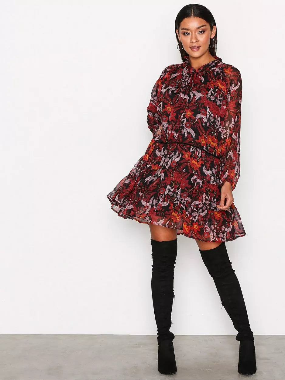 Sheath Women Dress with a Tailored Fit for a Professional LookPrinted Skater Dress Sheath Women Dress with a Tailored Fit for a Professional LookPrinted Skater Dress