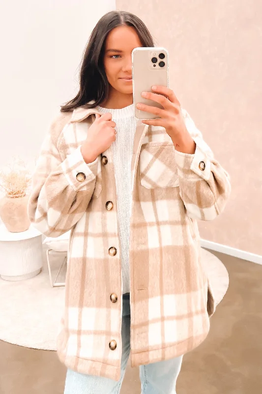 Women's double - breasted tweed jackets in classic colors for a sophisticated office lookRemmi Shacket Beige Women's double - breasted tweed jackets in classic colors for a sophisticated office lookRemmi Shacket Beige