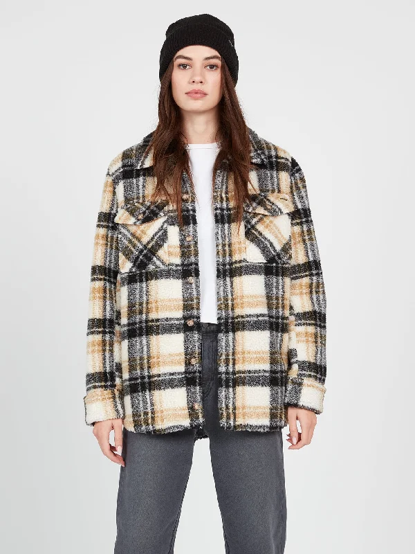 Women's cropped down jackets in bold colors for a sporty and fashionable winter outfitSilent Sherpa Jacket - Hazelnut Women's cropped down jackets in bold colors for a sporty and fashionable winter outfitSilent Sherpa Jacket - Hazelnut