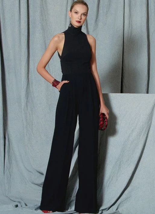 Women jumpsuits with pocket details for added functionality and convenienceVogue Jumpsuit V1524 Women jumpsuits with pocket details for added functionality and convenienceVogue Jumpsuit V1524