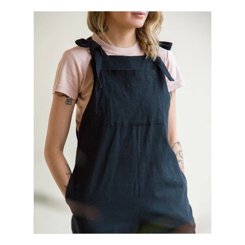 Women jumpsuits with pom - pom trims for a playful and festive lookWorkshop Hayley Pattern Hack: Tie Fastenings, Facing and Pockets PDF Women jumpsuits with pom - pom trims for a playful and festive lookWorkshop Hayley Pattern Hack: Tie Fastenings, Facing and Pockets PDF