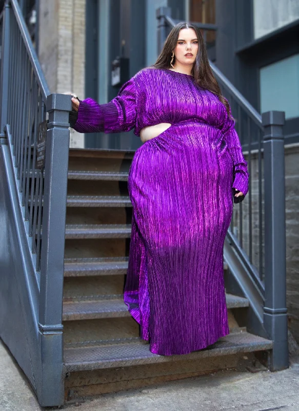 Midi dresses with keyhole backs for a flirty and unexpected detailOctavia Metallic Plisse Open Back Maxi Shift Dress - Eggplant Midi dresses with keyhole backs for a flirty and unexpected detailOctavia Metallic Plisse Open Back Maxi Shift Dress - Eggplant