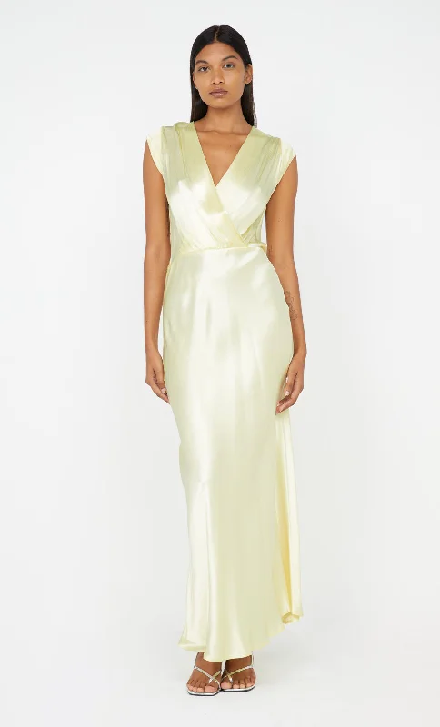 Maxi dresses with a halter neck for a stylish and sophisticated choiceMOON DANCE MAXI DRESS - ICE YELLOW Maxi dresses with a halter neck for a stylish and sophisticated choiceMOON DANCE MAXI DRESS - ICE YELLOW