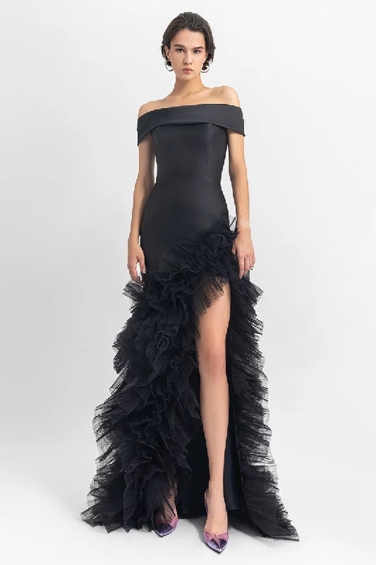 Maxi dresses with a ruffled neckline for a charming lookOlivia Black Off-the-Shoulder Maxi Dress Maxi dresses with a ruffled neckline for a charming lookOlivia Black Off-the-Shoulder Maxi Dress