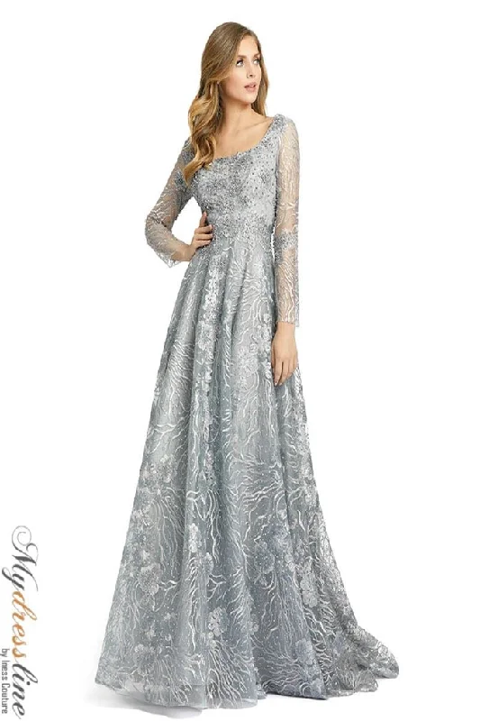 Formal dresses with empire waists and organza overlays for a feminine lookMac Duggal 20285 Formal dresses with empire waists and organza overlays for a feminine lookMac Duggal 20285