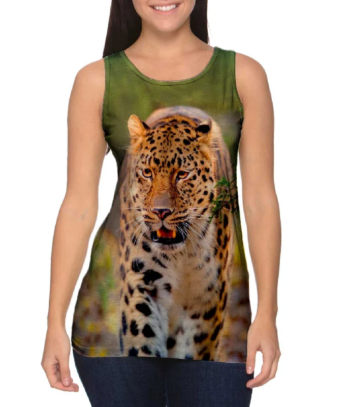 Plunge Neck Women's Seamless Tank Tops for a Smooth FitAmur Leopard Jungle