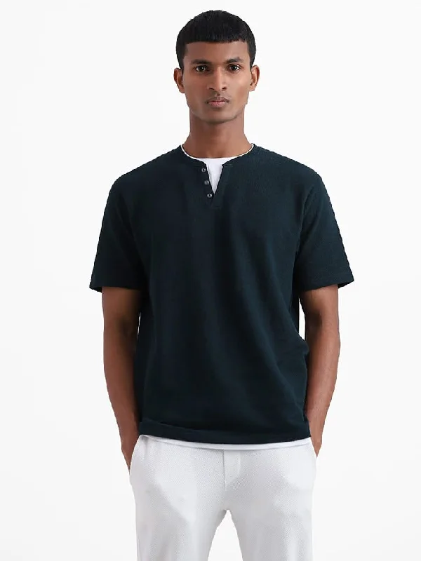 Twill Women Shorts with a Smooth Texture and DurabilityETA Emerald Green Cotton Blend Slim-Fit T-Shirt Twill Women Shorts with a Smooth Texture and DurabilityETA Emerald Green Cotton Blend Slim-Fit T-Shirt